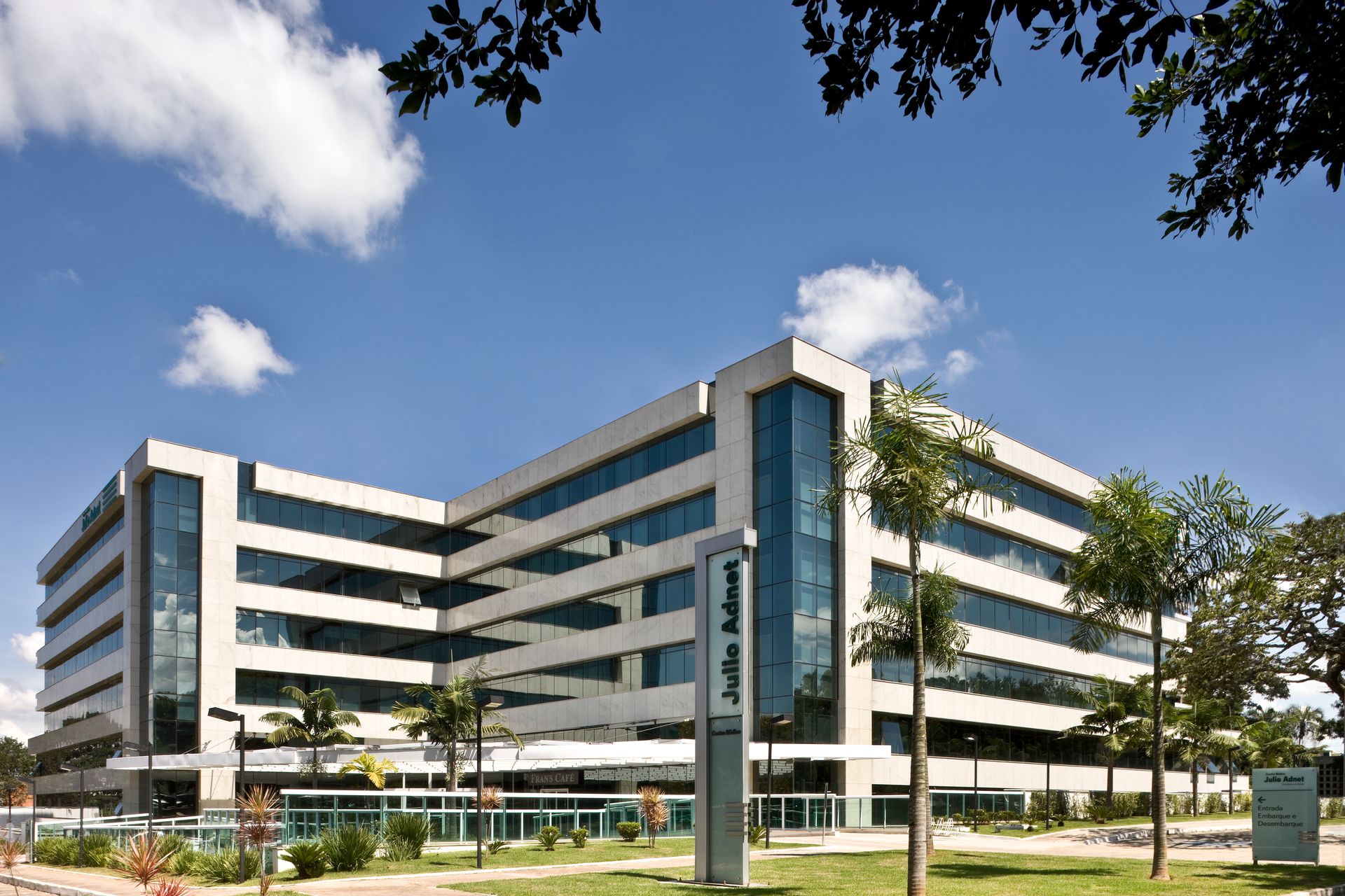 Centro Médico Julio Adnet, um dos empreendimentos na Asa Sul da Base Incorporações.